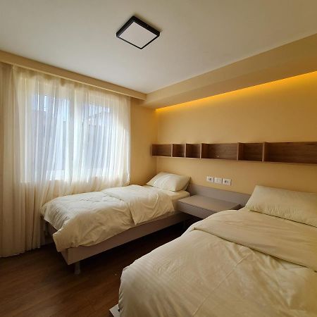 Adore - Modern Apartment Tirana Buitenkant foto