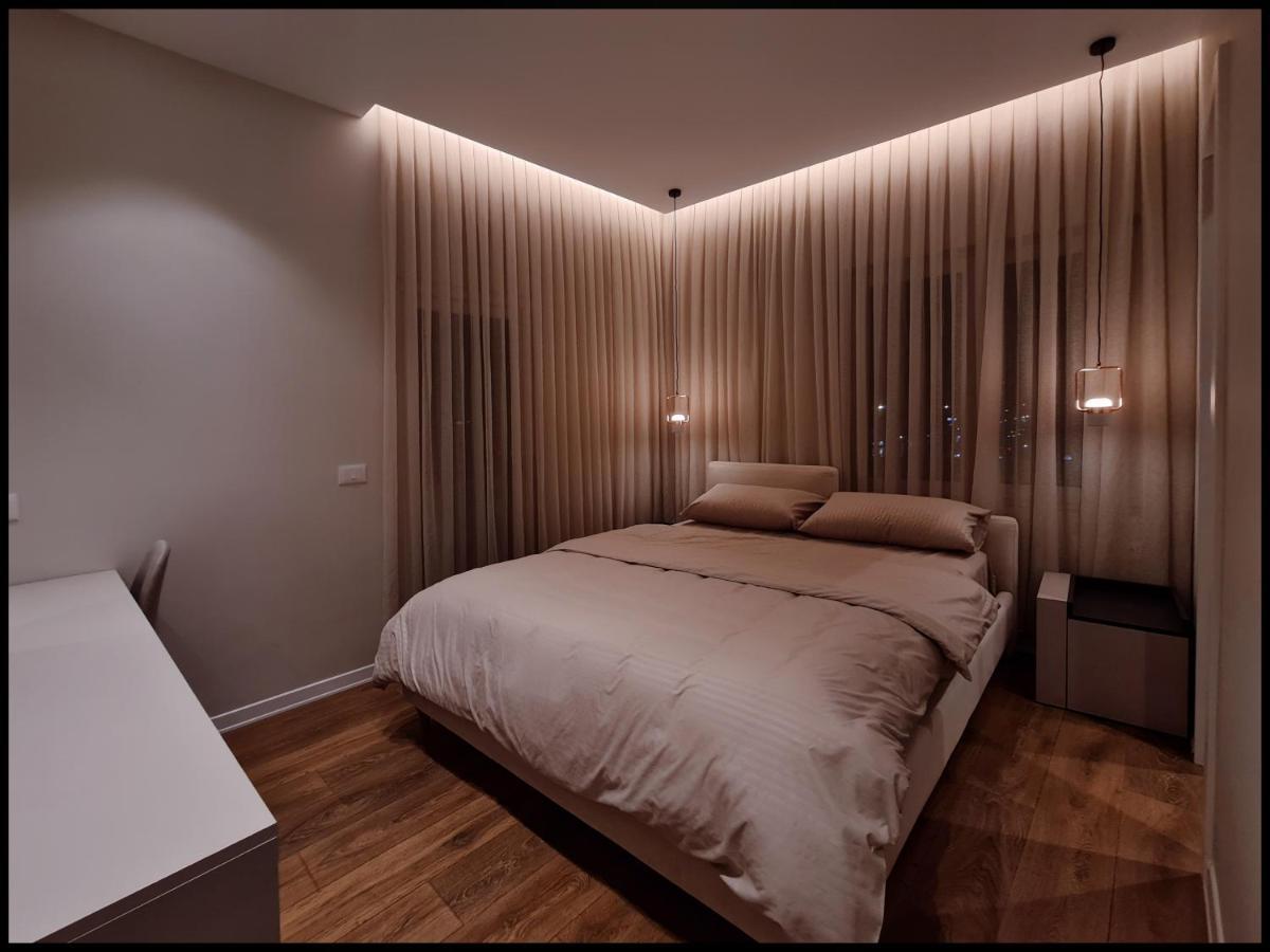 Adore - Modern Apartment Tirana Buitenkant foto