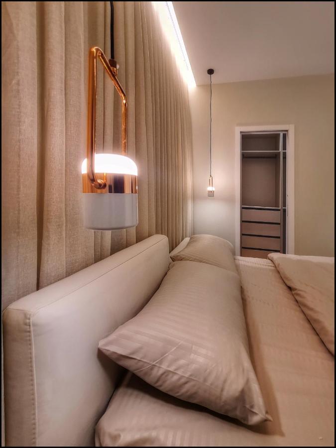 Adore - Modern Apartment Tirana Buitenkant foto