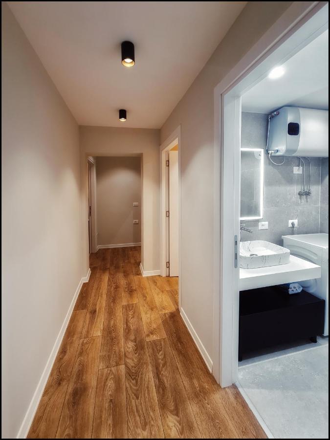 Adore - Modern Apartment Tirana Buitenkant foto