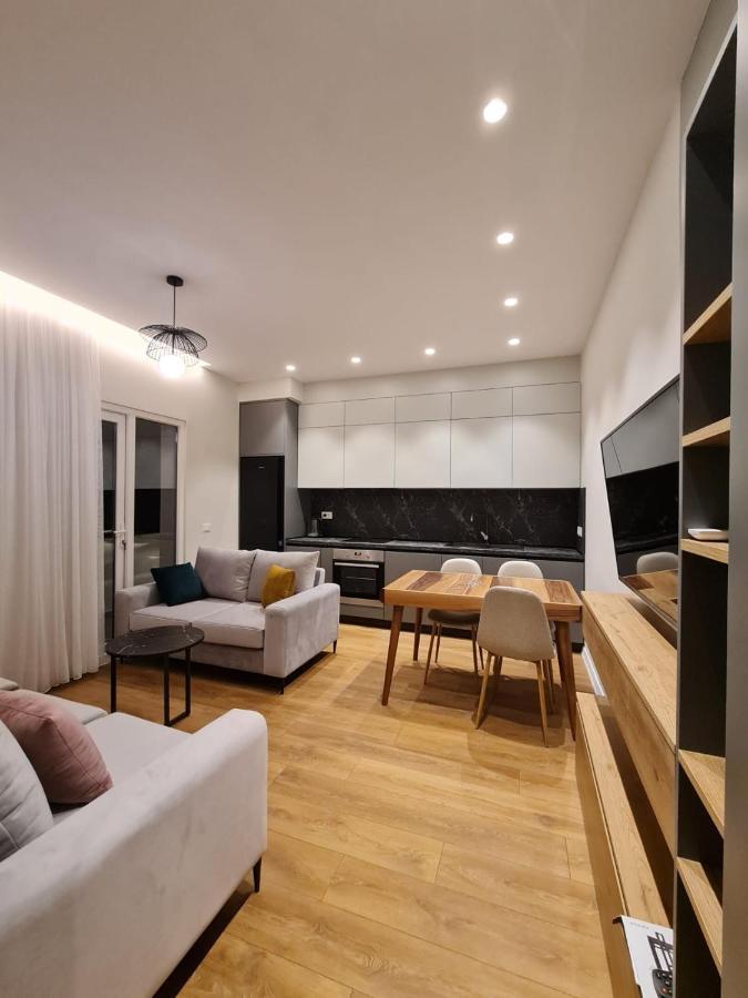 Adore - Modern Apartment Tirana Buitenkant foto