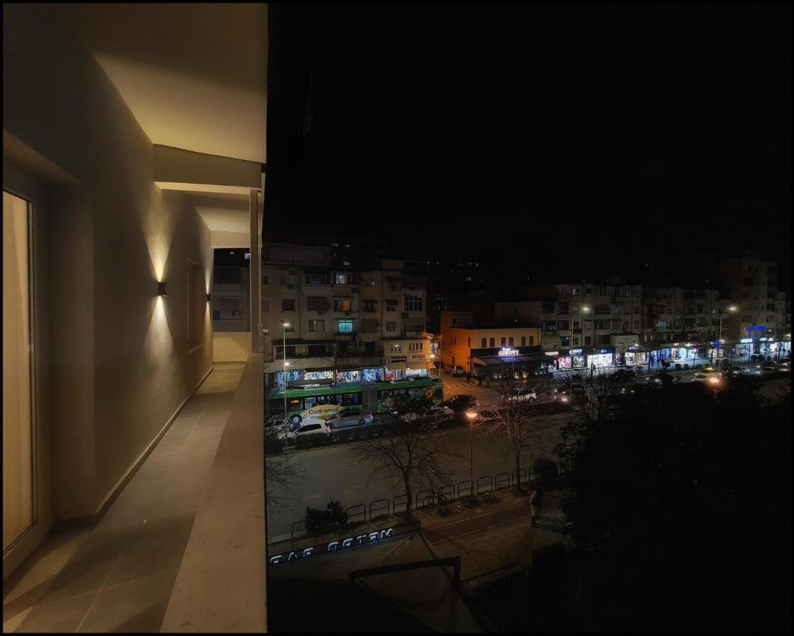 Adore - Modern Apartment Tirana Buitenkant foto