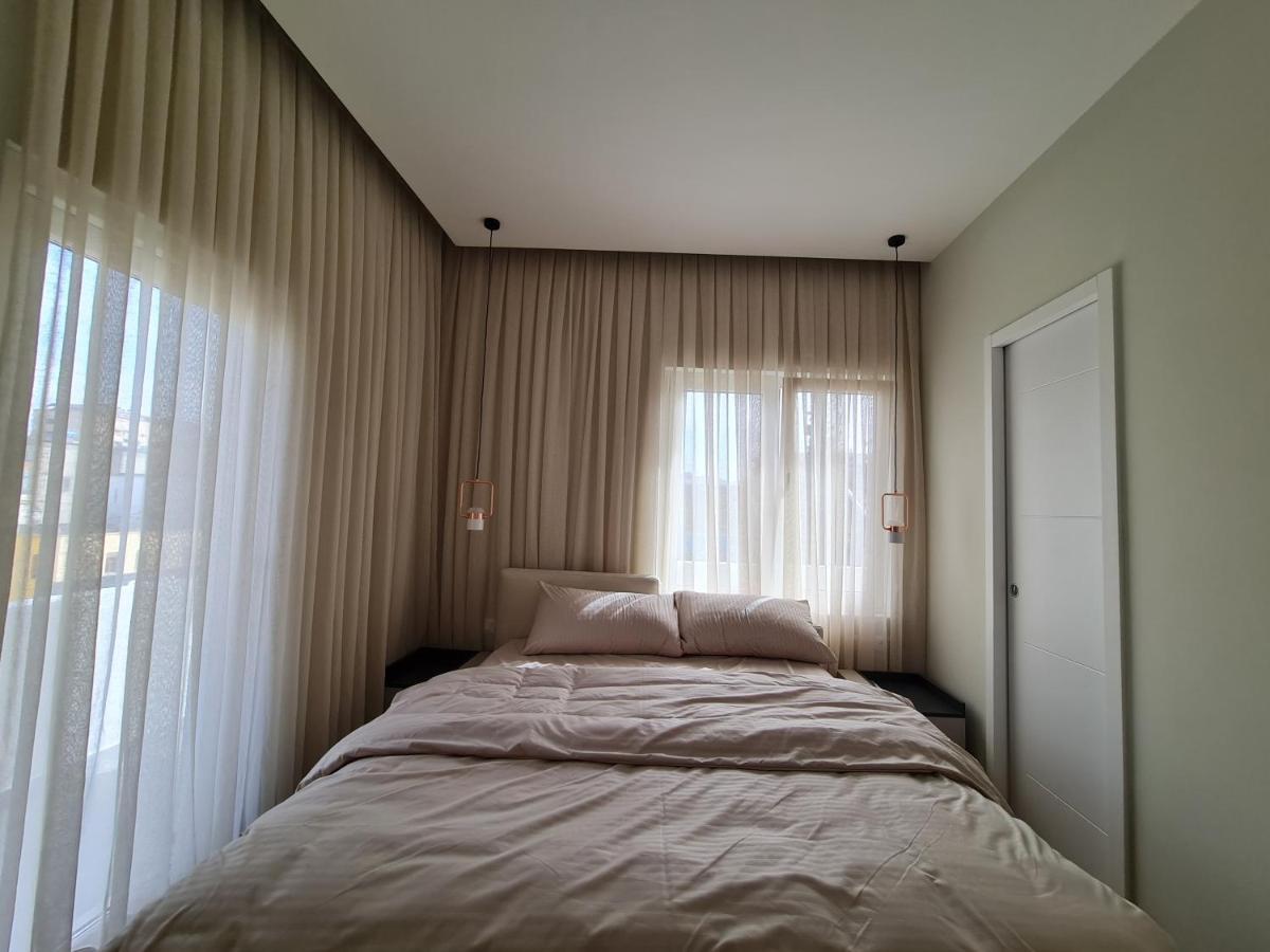 Adore - Modern Apartment Tirana Buitenkant foto