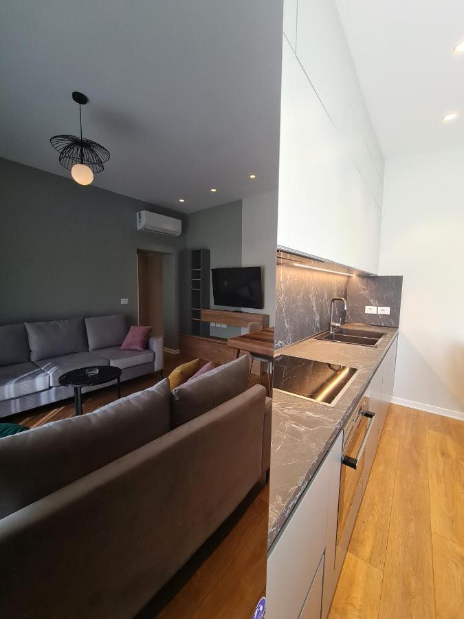 Adore - Modern Apartment Tirana Buitenkant foto