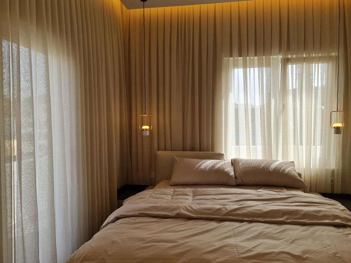 Adore - Modern Apartment Tirana Buitenkant foto