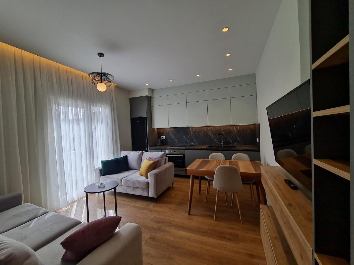 Adore - Modern Apartment Tirana Buitenkant foto