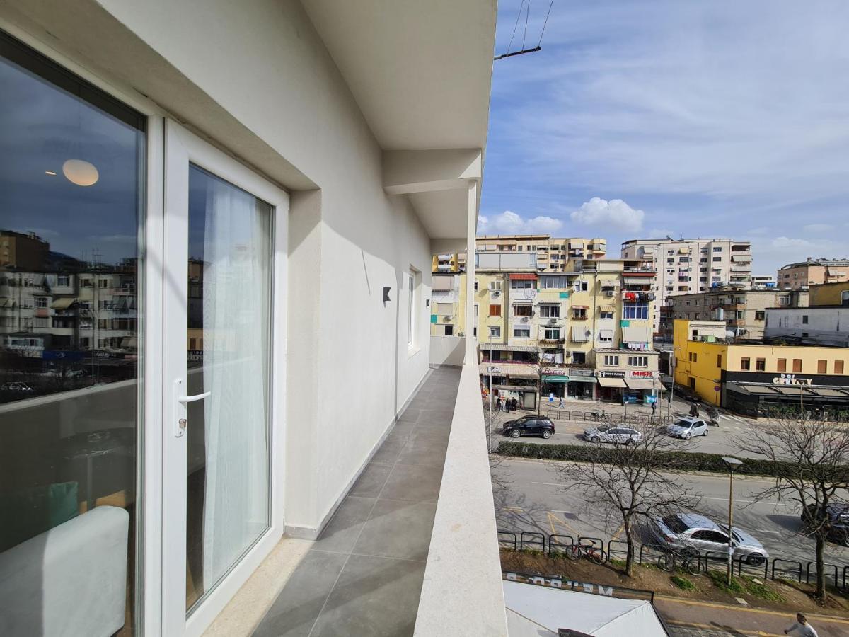 Adore - Modern Apartment Tirana Buitenkant foto