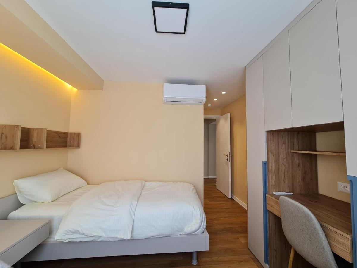 Adore - Modern Apartment Tirana Buitenkant foto